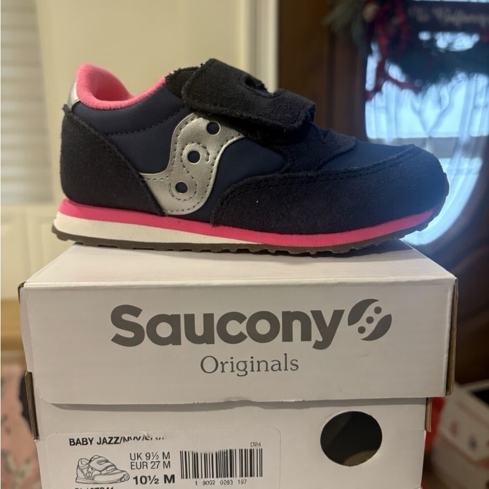 NWT Saucony Kids Sneakers - Black, Pink, and Silver